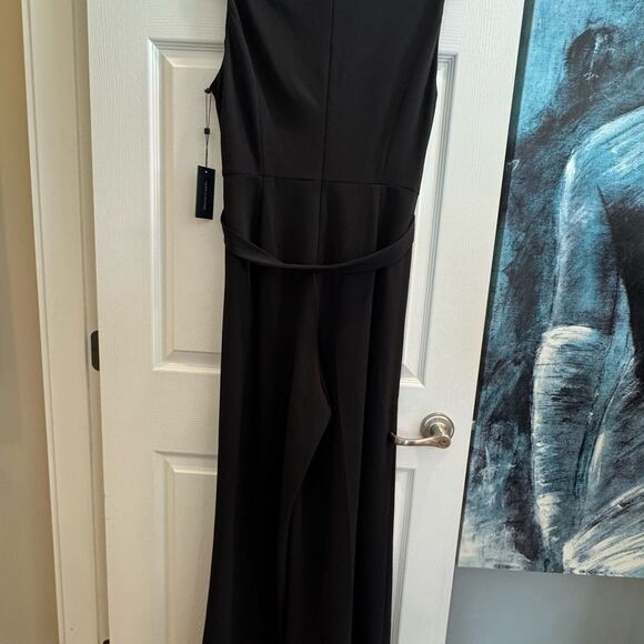 Elegant Black Sleeveless Jumper - Picture 2 of 6